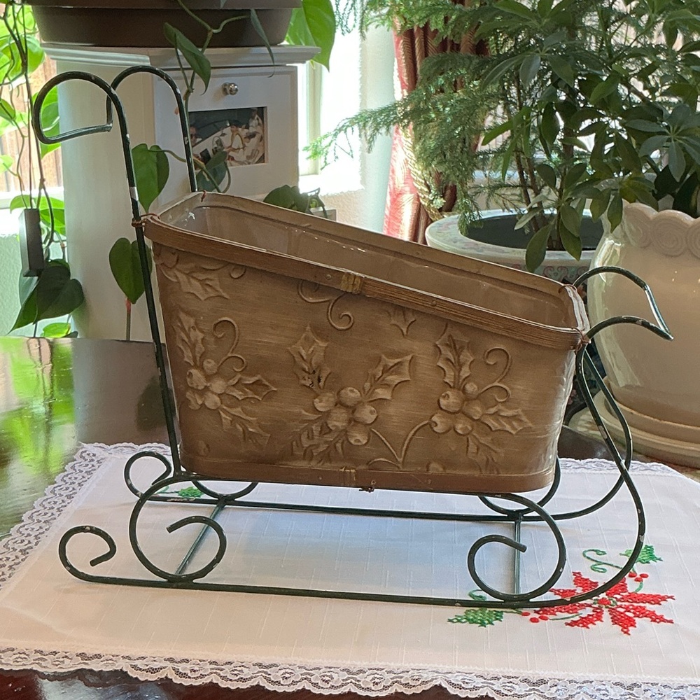Decorative Rustic Metal Sleigh Planter